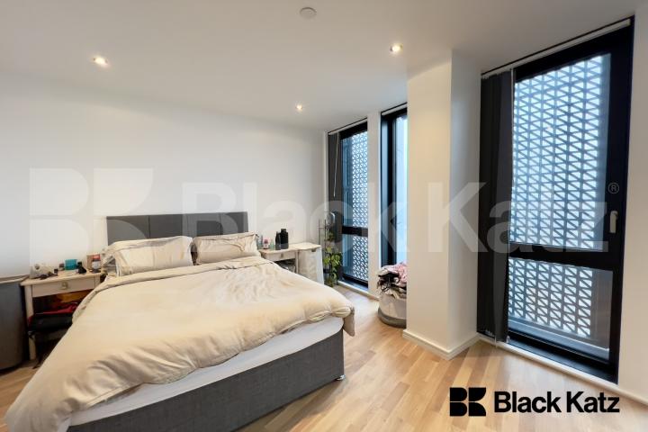 Modern, slick contemporary apartment with stunning views The Ceramic Building, Newington Causeway , Borough SE1